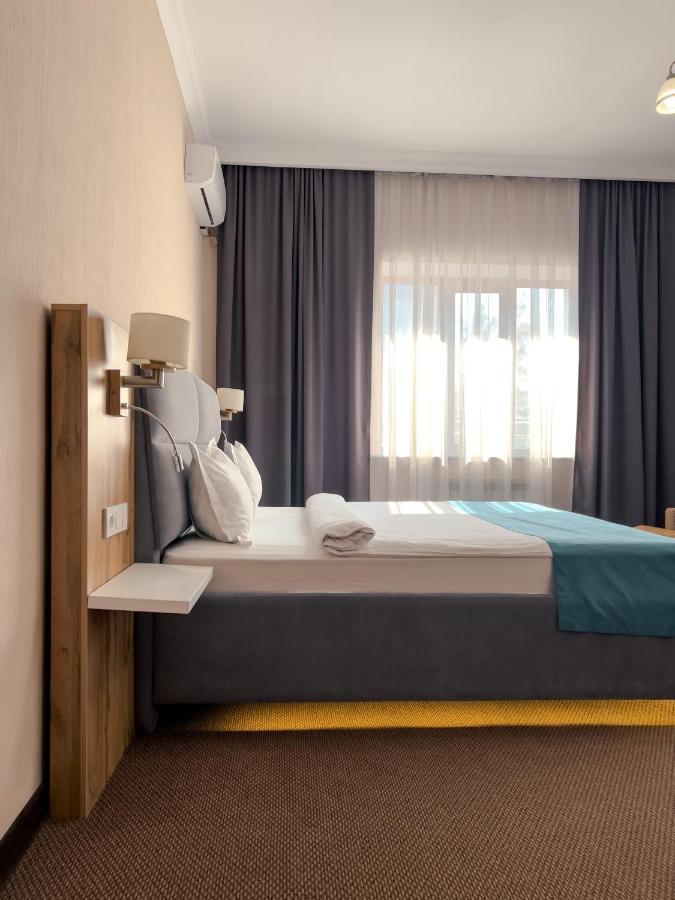 Keremet Hotel Almaty Bagian luar foto