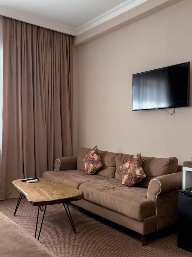 Keremet Hotel Almaty Bagian luar foto