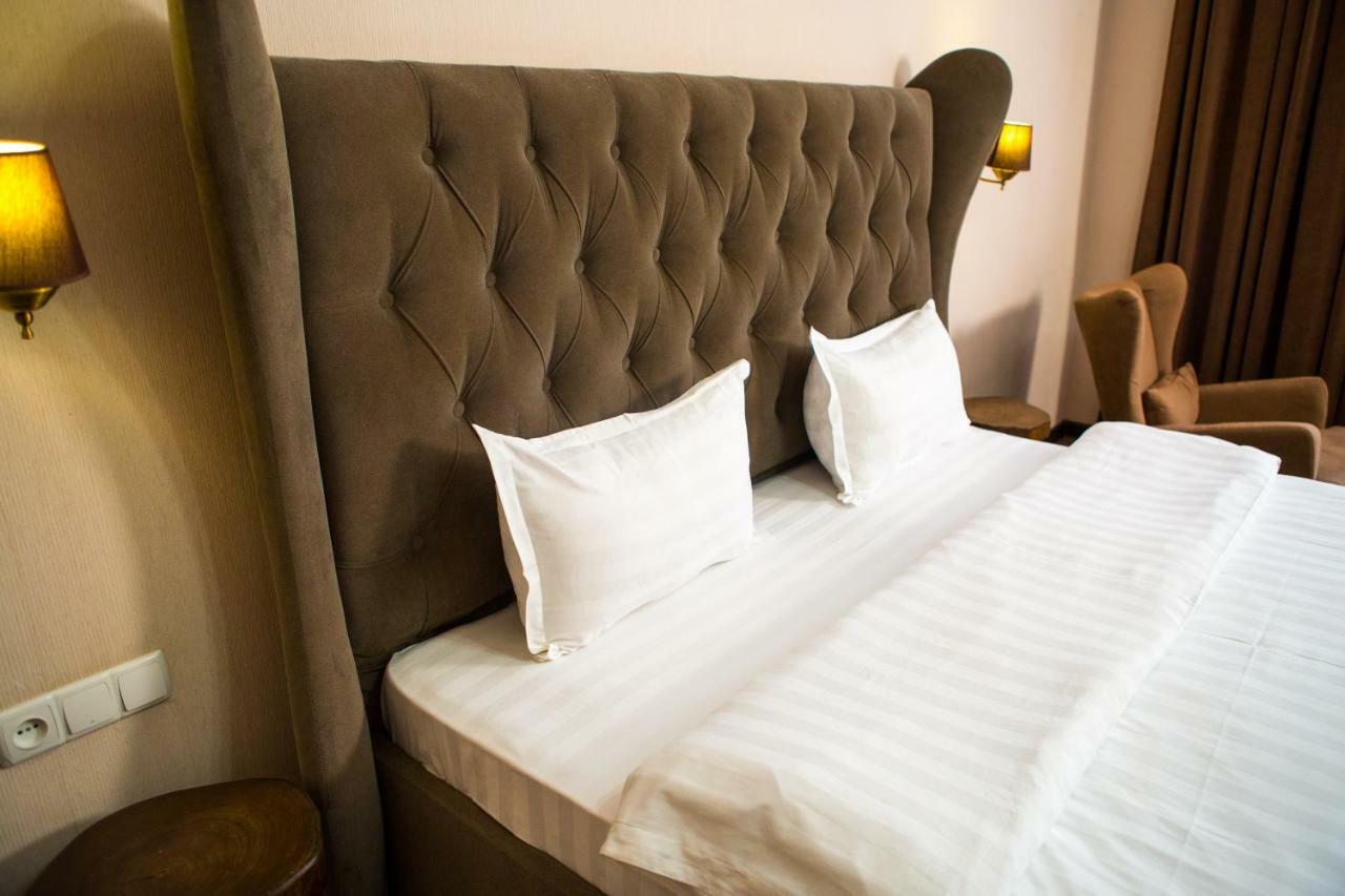 Keremet Hotel Almaty Bagian luar foto